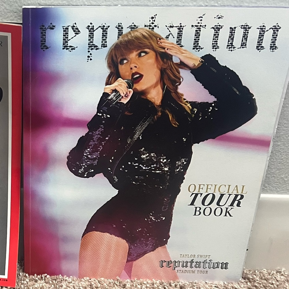 Taylor Swift Reputation Tour Book